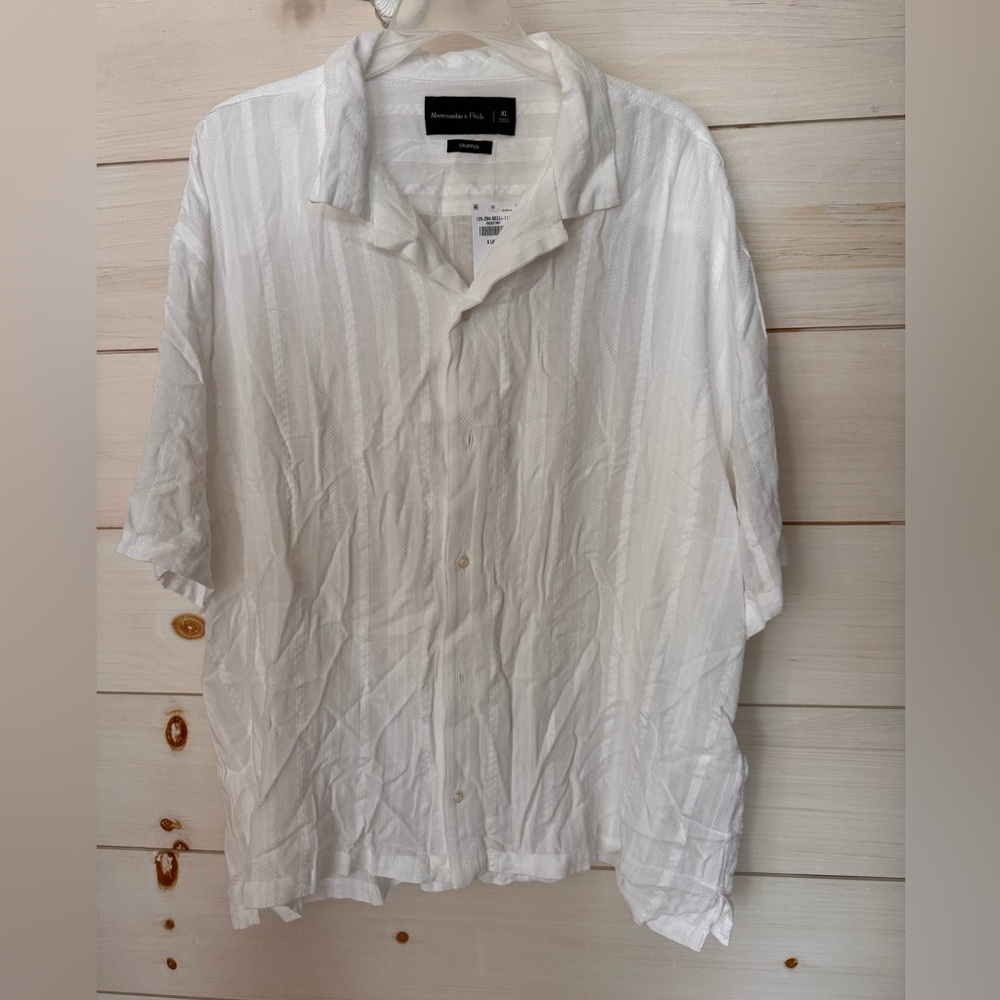 MENS Abercrombie & Fitch White Cropped shirt